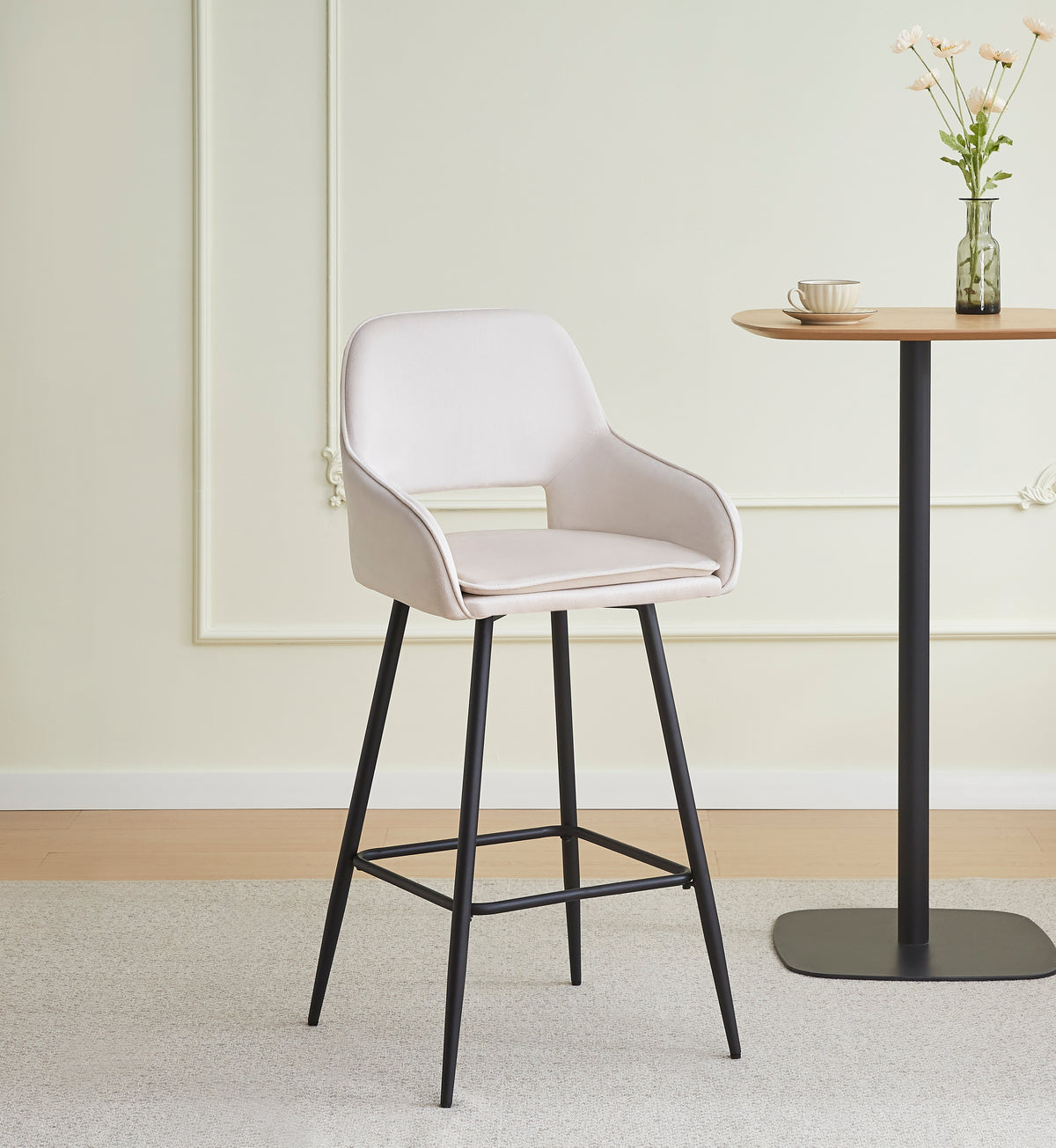 Lot 2 Tabourets de Bar Athena Velours Beige Pieds Métal Noir 47x41x104cm