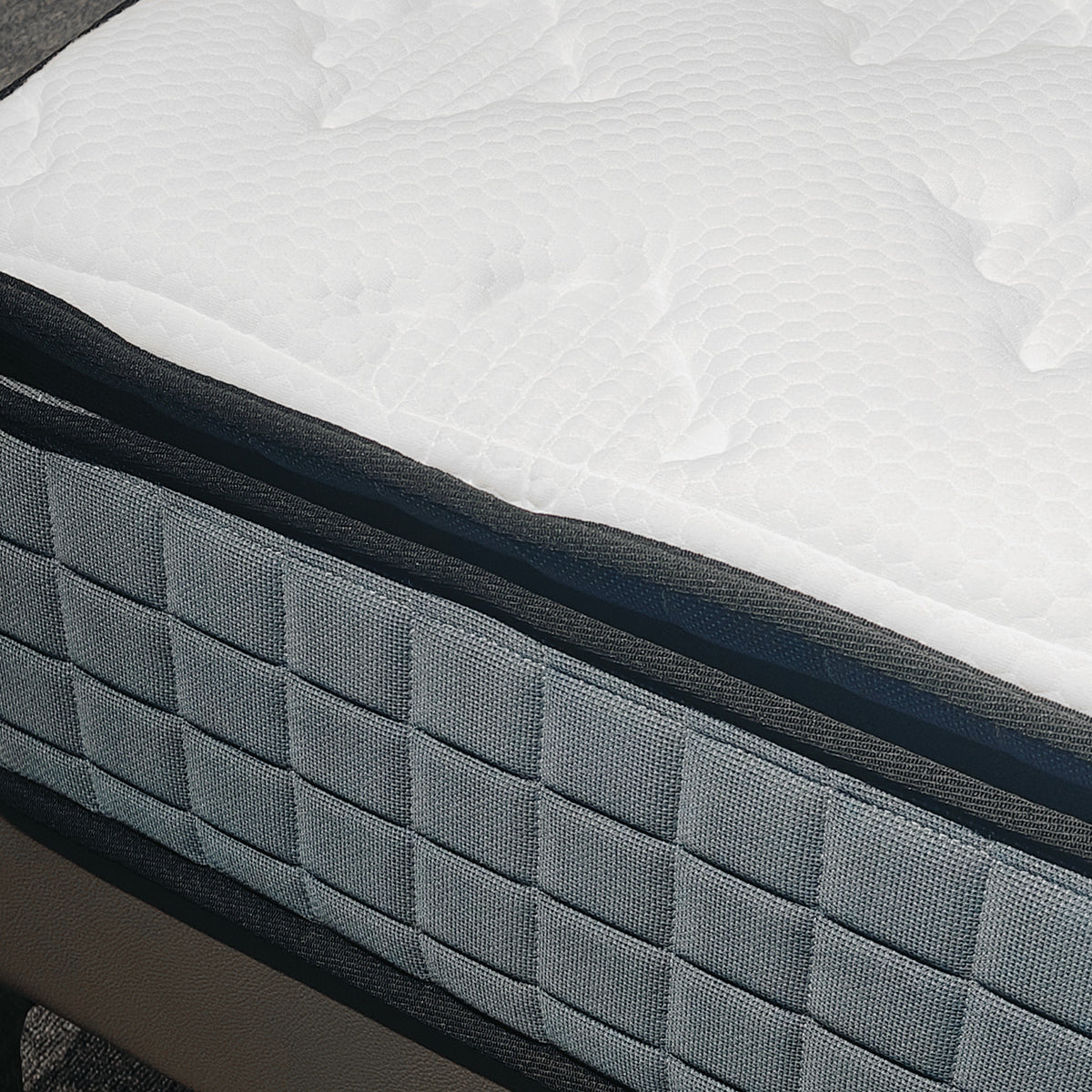 Matelas LE CONCORDE 140x190x25 cm à ressorts ensachés #couleur_blanc