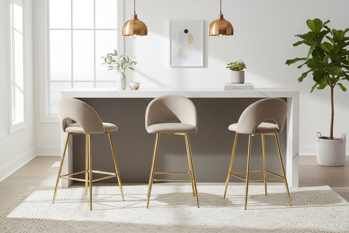 Lot 2 Tabourets de Bar Teddy Velours Taupe Pieds Gold 47x36x98cm