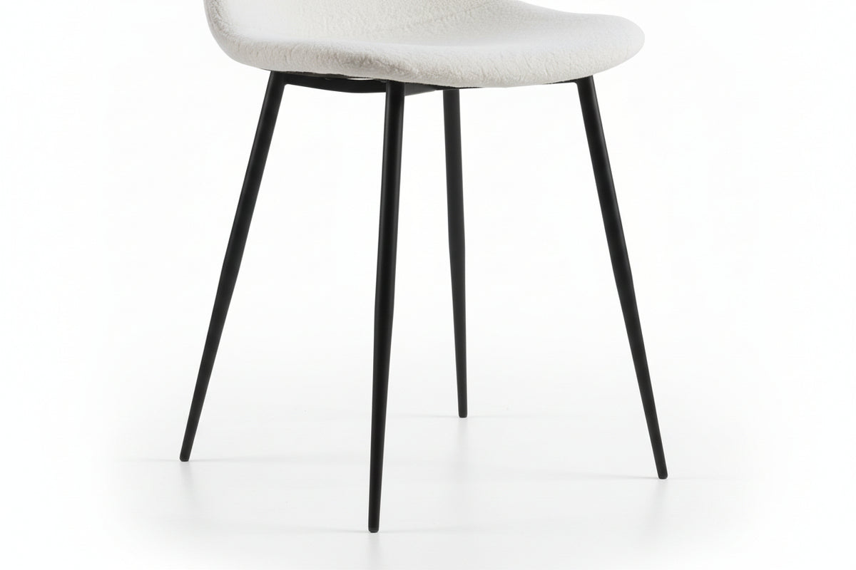 Lot de 6 chaises scandinaves velours blanc doudou pieds métal noir 44x50x87 cm